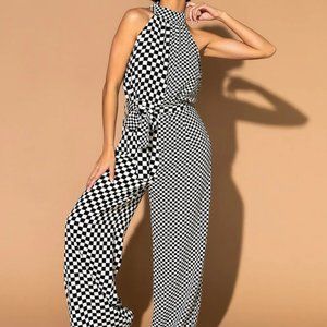 She’s Everything Checkered Jumpsuit NWT (size large)